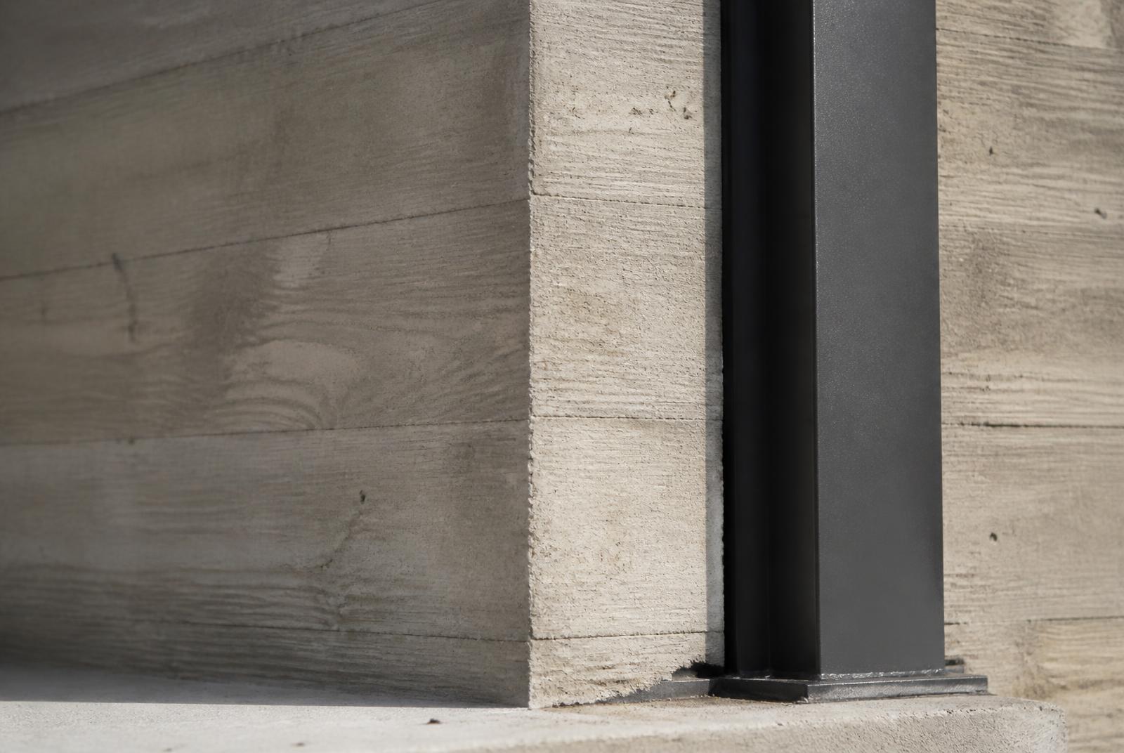 Detalle constructivo de hormigón y estructura de acero